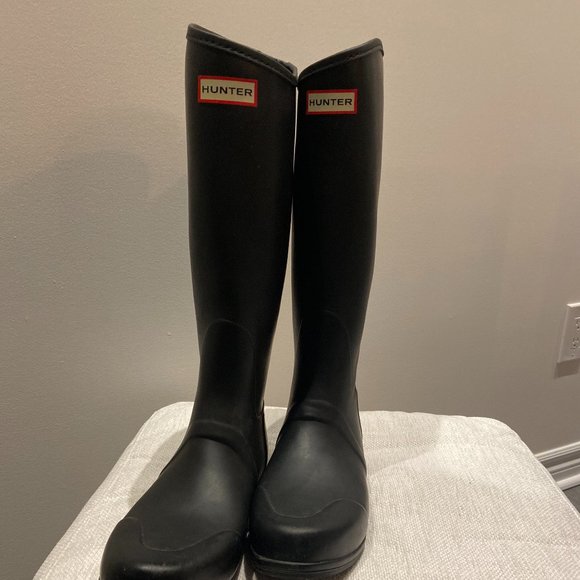 Hunter Black Women's Winter & Rain Boots - Picture 2 of 8